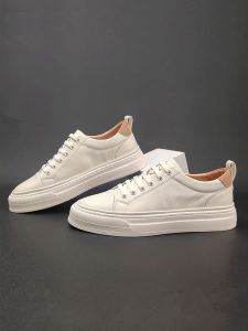 Mens Casual Shoes 2025 New Style Fall Winter Versatile Trendy White Sneakers Easy Wear Stationary Comfortable Leather Sneakers