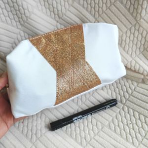 Brand Beauty Supplies Cosmetics Bag White Gold Color Matching Cosmetic Bag Large Capacity Fancy Cosmetic Womens Bag