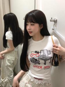 เสื้อยืดแขนสั้นลายเสือดาวสีขาวทรงสลิมฟิตสำหรับผู้หญิงในช่วงฤดูร้อน สไตล์อเมริกัน เสื้อผ้าทำงานทรงเข้ารูป ทรงเข้ารูป ลายการ์ตูน