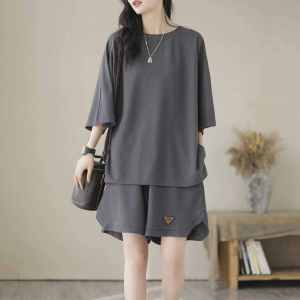 ชุดสูทผู้หญิงผ้าฝ้ายขนาดใหญ่: เสื้อกล้ามแขนสั้นไหล่เดียววินเทจหลวมพร้อมกางเกงขาสั้นลําลองเหมาะสําหรับงานปาร์ตี้วันเกิดฤดูร้อน