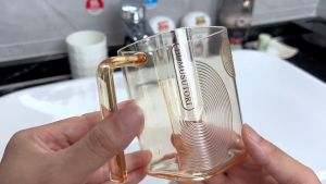 Cốc Đánh Răng Trong Suốt Có Lỗ Thoát Nước Tiện Dụng Cho Cặp Đôi