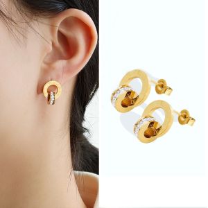 Khuyên tai titan nữ mặt nhẫn đính đá sang trọng khắc số la mã cá tính (1 đôi)