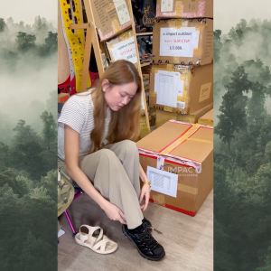 Merrell รองเท้าเดินป่าหญิง MOAB 3 MID GTX รุ่นใหม่ ปี 2025