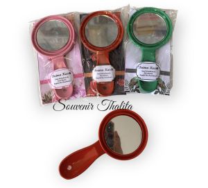 Isi 50 pcs souvenir pernikahan kaca sisir kemas alas
