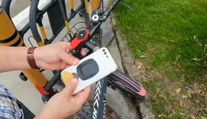 Motorcycle Clip Phone GPS Mount / Bicycle Smartphone Stand / Bicycle Mobile Phone Holder Universal Bicycle Motorcycle Handlebar Mount Rearview  Vibration Dampener Push Lock