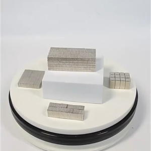 Magnet Kulkas Kuat Cuboid Neodymium N35 28 x 9 x 1.5 mm 10 PCS Logam untuk Industri DIY dan Prakarya