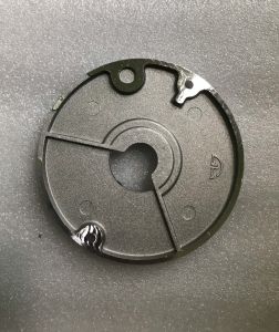 NẮP TRÒN-ĐẾ NHÔM CHẶN NHỚT MÂM LỬA HAY ĐẾ ĐỰNG SIN CHỈ HONDA DREAM GẮN ZIN KHÔNG CHẾ CHÁO