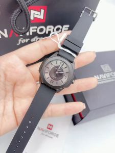 ์NAVIFORCE นาฬิกาผู้หญิง แบรนด์แท้ สุดหรู กันน้ำได้ 50 m สายยางเรซิน เกรด A ขนาด 34 มม แถมกล่องเซท