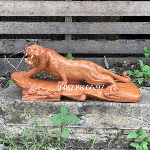 Tượng con hổ gầm dài 40cm và 50cm chất liệu gỗ hương cực đẹp