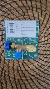 เซฟตี้วาวล์ R22 ป้องกันน้ํายาพุ่งออก ขณะต่อสายเกจเพื่อวัดแรงดันน้ํายา