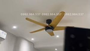 (Lõi Đồng-Loại I)Quạt trần đèn trang trí 5 cánh vân gỗ cho phòng khách-phòng ngủ-bếpsải cánh 132cm-quạt đảo chiều 3 chế độ ánh sáng kèm điều khiển tiện lợi