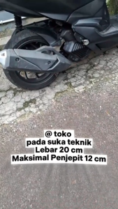 Saddle Shoes Catokan Sepatu Alat Bantu Press Sepatu Pria & Wanita 4inci Bahan Plastik