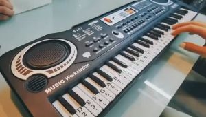 Đàn Piano điện tử Keyboard 61 Phím Kèm Mic+sạc cho bé