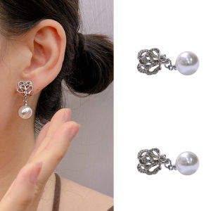 Sweet Floral Pearl Earrings Korean Style New 2025 Holeless Womens Jewelry Fashionable Clip-On Earrings Elegant Sensation