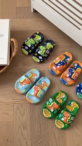 TL Shoe รองเท้าแตะเด็กสำหรับฤดูร้อนสวมใส่บ้านในร่มอาบน้ำลื่นทนต่อการสึกหรอรองเท้าแตะด้านล่างนุ่มสบายสำหรับเด็กหญิงและเด็กชาย