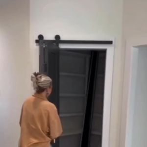 Rel Sliding-Folding (Rel untuk pintu geser dan lipat) Panjang : 1 meter Bahan : karbon ✓ Harga untuk 1 set. Untuk kelengkapannya silakan lihat di foto yang sudah tertera. Untuk orderan yang masuk sebelum pukul 15.00 WIB akan diproses pada hari yang sama.