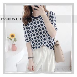 Tsion พร้อมส่งทุกไซซ์ เสื้อยืดแฟชั่นสำหรับผู้หญิง วัสดุคุณภาพดี ทรงสวย ใส่สบาย 3 สีให้เลือก รุ่นนี้ต้องมีติดตู้ รีบซื้อไว้น้า