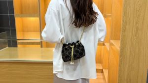 TAS SELEMPANG WANITA TAS SERUT VTF01128 TAS PESTA TAS KONDANGAN TAS MINIMALIS TAS BRANDED VB3947