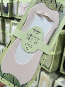 ถุงเท้ากันน้ำหนักเบาสำหรับใส่กับรองเท้าส้นสูงผ้าฝ้ายแท้ไร้ตะเข็บแบบมองไม่เห็นสำหรับผู้หญิงในช่วงฤดูร้อนและฤดูใบไม้ร่วง