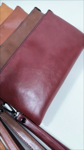 Handbag Clutch Beri / Pouch Bag Pria & Wanita / Tas Tangan  Kulit Imitasi PU Leather Tebal Premium Miniso Souvenir Wedding Gift