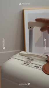 ป้ายชื่อห้อยกระเป๋าเดินทาง แบบหนังPU มีให้เลือกหลายสี แท็กกระเป๋าเดินทาง ป้ายติดกระเป๋าเดินทาง ป้ายห้อยกระเป๋า ป้ายแท็กชื่อ