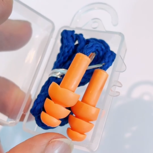 E2003 เป็นที่อุดหู ซิลิโคน นิ่ม ใช้งานง่าย มาพร้อมกล่องเก็บอย่างดี แพ็ค 5ชิ้น /10ชิ้น ยี่ห้อ เวลพลัส