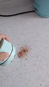 QUANLI Electric Mini Handheld Desktop Vacuum Cleaner