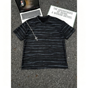 LIUBU | Áo Thun Quai Vai Thẳng Thiết Kế Tie-dye Sọc Nét Hoài Cổ