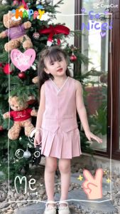 Đồ bộ bé gái Annie Set áo gile phối chân váy xếp ly cho bé từ 11-39kg
