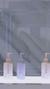 SKINSANE Brightening & Moisturizing Body Serum Lotion 250ml Melembabkan Kulit