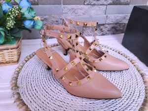 heels valentin pendek