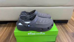 Giày sục crocs chuẩn xịn chống hôi chân nhựa tế bào êm mềm đúc liền khối siêu bền đi mưa lội nước đi biển Yukon Vista cho nam màu nâu