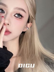 Elegant Small Diamond Embedded Ear Cuff Simple Design Unique Sensation Lightweight Luxury Feel Versatile Ear Jewelry