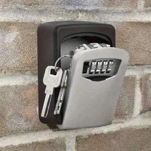 Flip-Top Ultra-Secure Key Safe Box: Plastic Key Storage – For Hotel Emergency Travel & Renovation Security Needs!