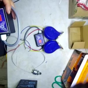 COMBO 2 chiếc nhaị còi xe tải. Nhại kèn CICADA 15 tiếng kèn hơi kèn điện đều dùng được. Điện 12v và 24v dùng chung