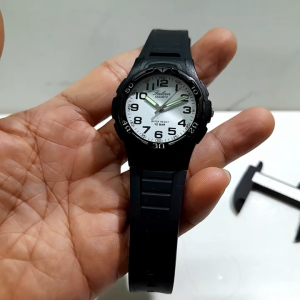 Đồng hồ đeo tay nam 2 hand Nhật Falcon Q&Q size 40mm dây cao su