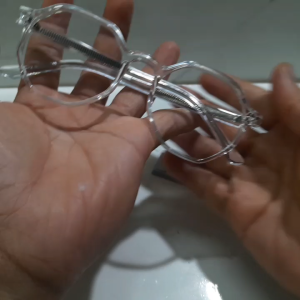 Kính gọng trong suốt kiểu dáng phong cách size ngang 142mm second hand