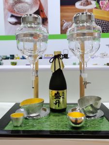 Hario Ice Wine Bottle Cooling Wine Decanter Japanese Style Glass Material Commercial Use Suitable for Everyone Handmade Product