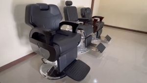 เก้าอี้บาร์เบอร์ เก้าอี้ตัดผมชาย เก้าอี้เสริมสวย รุ่นขนาดใหญ่ไฮดรอลิค ปรับสูงต่ำได้ หมุนได้รอบตัว ปรับเอนนอนได้ แข็งแรง สีดำ ตรงปก รับประกันสินค้าคุณภาพดี