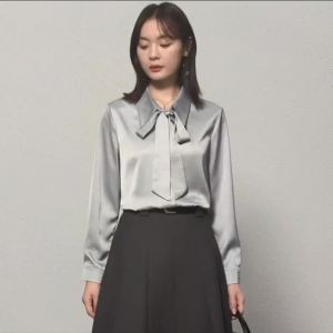 AMMIN 2024 Autumn new Cool Advanced Advanced Advanced Grey blue simple lapel bow ribbon Long sleeve chiffon blouse Korean style single breasted classic elegant blouse