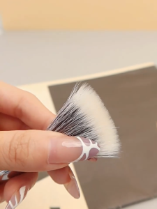 GUOXIAONIU Fine Tipped Goat Hair Blush Brush - Dual-Layer Flat Head Portable Soft Bristles Clear & Translucent Makeup Application