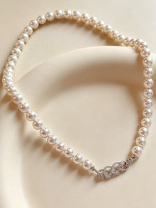 YISHU | Horseshoe Pearl Necklace For Women Fall Winter Wear