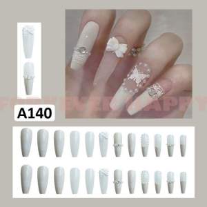 A140 Hộp 24 móng tay giả thiết kế nail box đính đá có sẵn keo dán