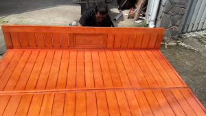 Giường gỗ còng gấp màu nâu- có chân chống chắc chắn