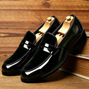 YUAAE Men Suede Green Loafers Men Slip-on Soft Leather Wedding Shoes Nubuck Leather Shoes