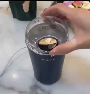 เครื่องบด IE-BD1 รุ่นกำลังสูง ความจุข 304 สำหรับการบด เสียงต่ำ อาหารเสริม ธัญพืช ใบดสแตนเลสเกรด เรียกว่า "เครื่องบด อเนกประสงค์ รุ่น IE-BD1 ความจุขนาดใหญ่ กำลังสูง