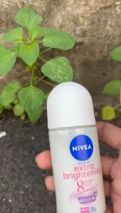 NIVEA Deodorant Extra Whitening Roll On - 25 ml / 50 ml 2PC