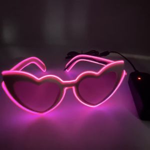 New LED Peach Heart Luminous Sunglasses Mens European and American Party Love Glasses Street Shooting Fashion Womens Sunglasses