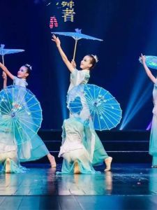 Classical Dance Costume Womens Elegant Style West Lake Initial Makeup Performance Props Dance Outfit Chinese Traditional Costume