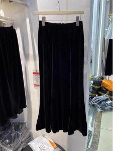 กระโปรงทรงเอเอวสูงสไตล์ฝรั่งเศสย้อนยุค กระโปรงทรงหางปลา กระโปรงยาวคลุมเข่า กระโปรงสีพื้น กระโปรงสีพื้น ฤดูใบไม้ร่วง/ฤดูหนาว